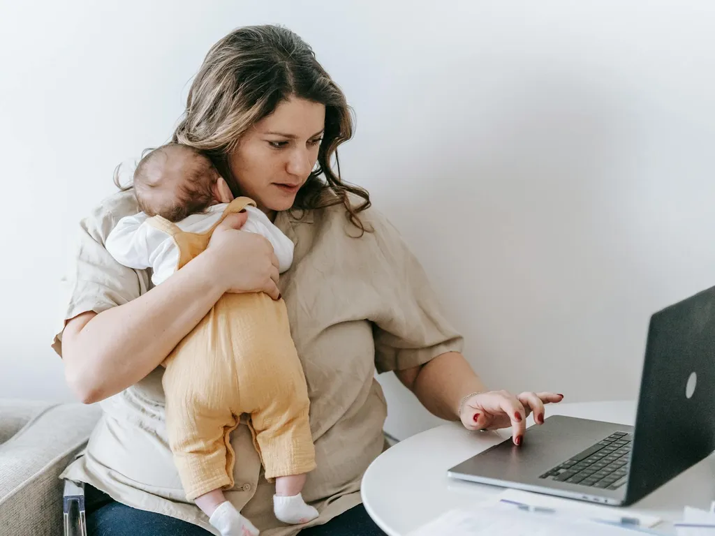 Habiter la maison d'un parent en EHPAD : démarches, risques et solutions pour sécuriser le patrimoine